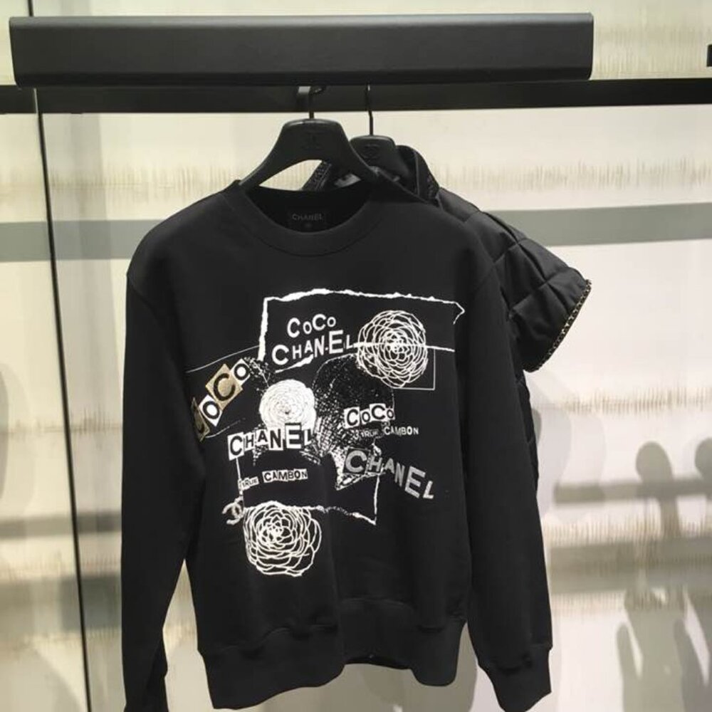 NEW CHANEL SWEATSHITS LARGE